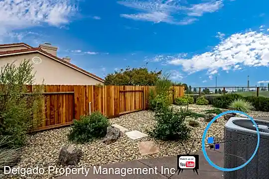 321 Columbia Cir Photo 2