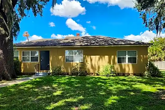 1831 W Central Blvd Photo 1