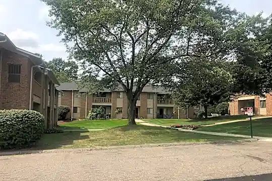 Woodhues Apartments Photo 1