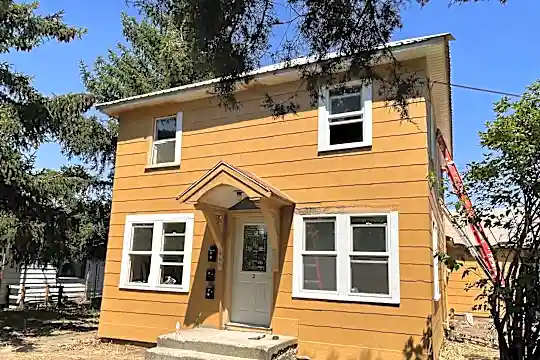 446 Lewis St Photo 1
