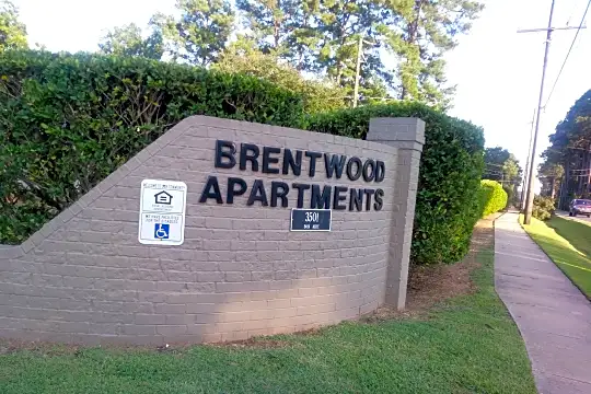 Brentwood Apartments Photo 2