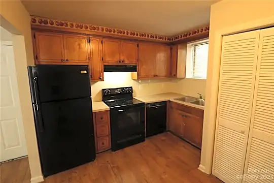 1 Circle St #1 Photo 1