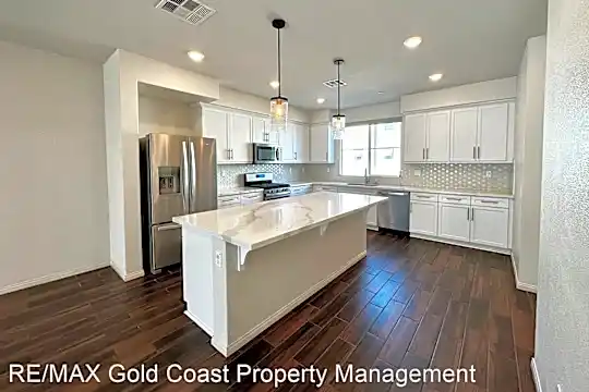 329 Solares St Photo 1