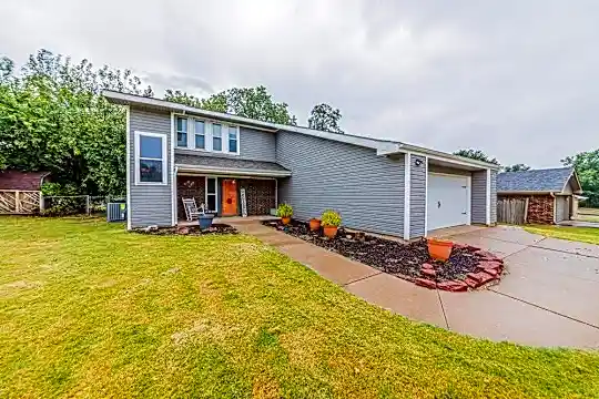 4719 N Britton Dr Photo 1