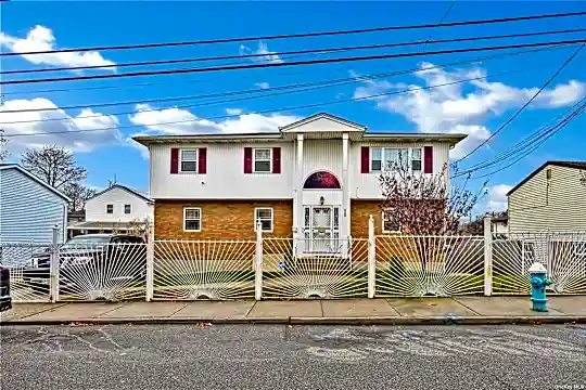 132 Louis Ave Photo 1