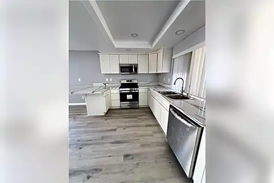 12377 Cohasset St Photo 1