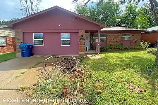 1320 McGregor Dr Photo 1