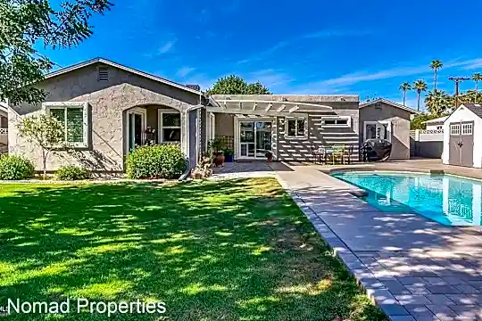 2541 E Fairmount Ave Photo 2