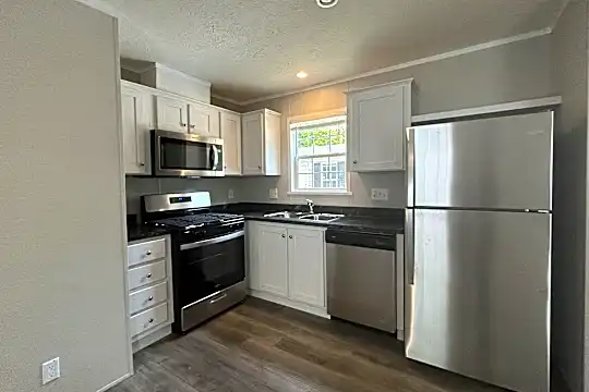 2431 8 Mile Rd #14 Photo 1