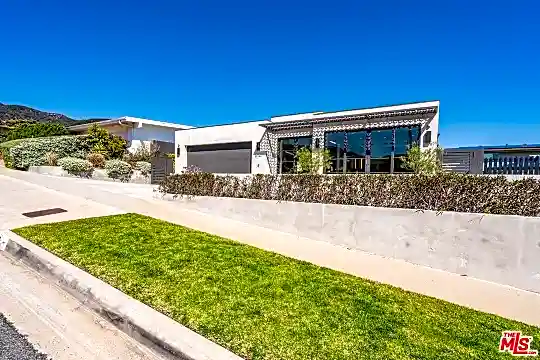 3742 Seahorn Dr Photo 2