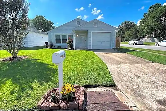 5100 Evesham Dr Photo 1