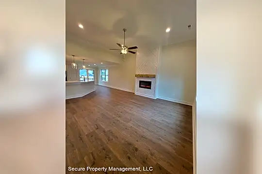 889 Limestone Wy Photo 2