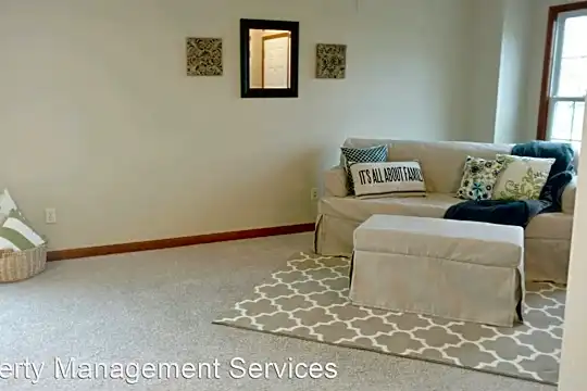 18308 Barrington Dr Photo 2