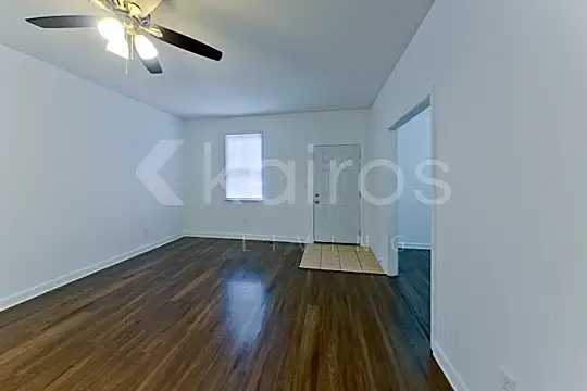 900 N Highland Forest Dr Photo 2
