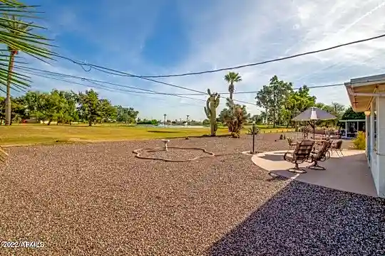 10138 W Pinehurst Dr Photo 2