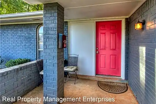 3820 Terry Way Photo 2