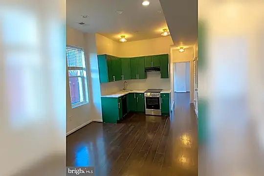 2517 St Paul St #2 Photo 2