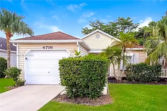 4716 Lakeside Cir #0 Photo 1