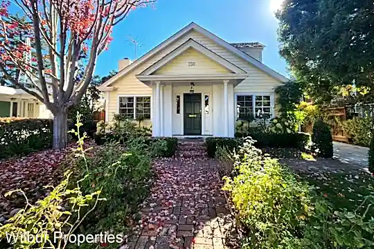 750 Forest Ave Photo 1