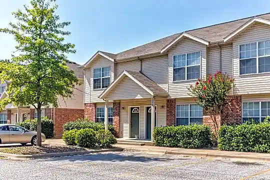 Pleasant Woods Townhomes Photo 1