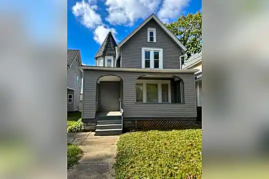 1351 Logan Ave NW Photo 1