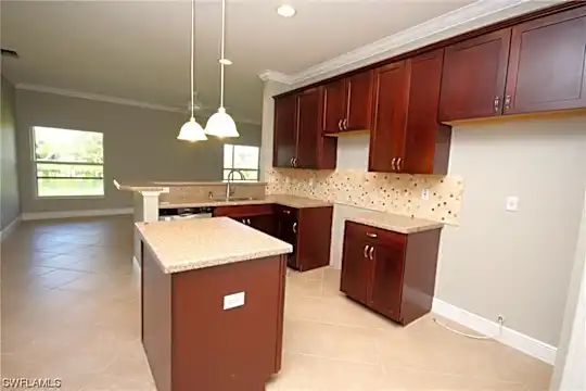 8578 Colony Trace Dr Photo 2