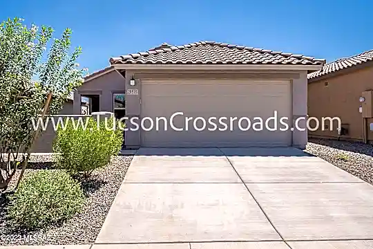 10611 W Halsey Dr Photo 2