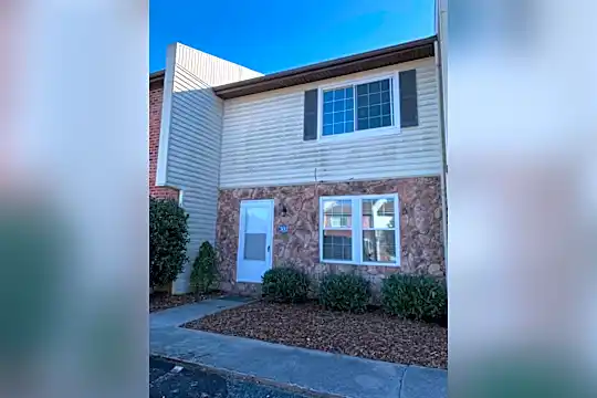 302 Northwinds Dr Photo 1