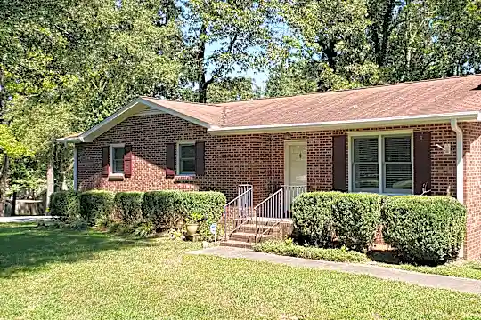 100 Jackie Ave Photo 1