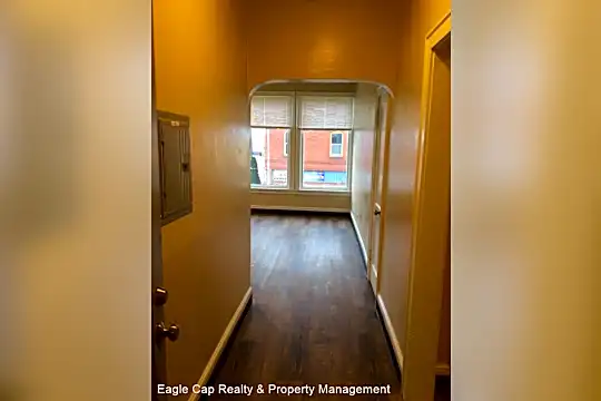 214 Fir St Photo 2