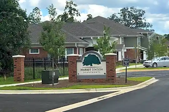 Market Station Apartments Photo 2
