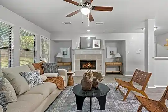 1936 Evergreen Dr Photo 1