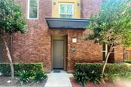 321 Metro Ct Photo 1