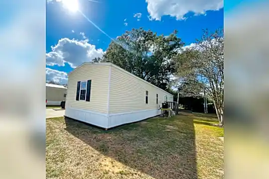 14138 Leeanne Ave Photo 2