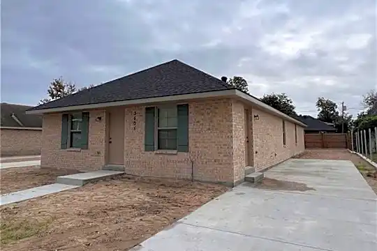 3605 Park Blvd Photo 2