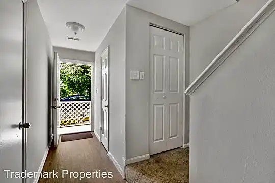 435 Nicoll Ave  435 Nicoll Ave Photo 1