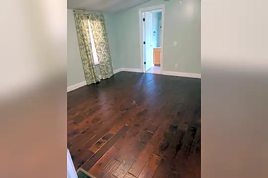 109 Chum Ct Photo 2