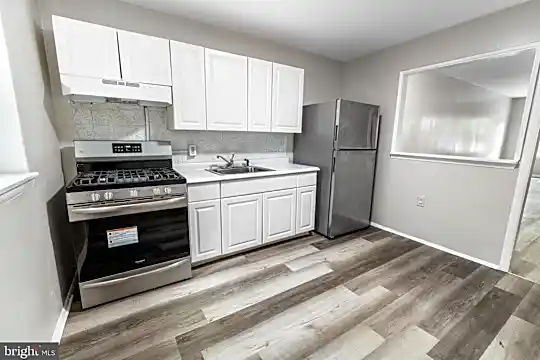 2018 E Lafayette Ave Photo 1