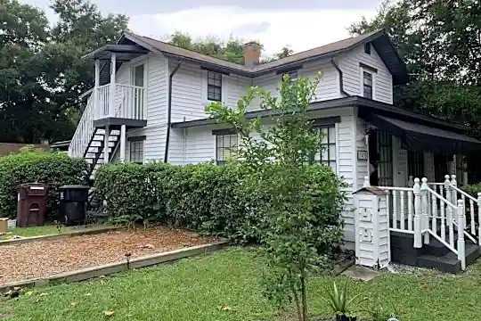1438 Catherine St Photo 2