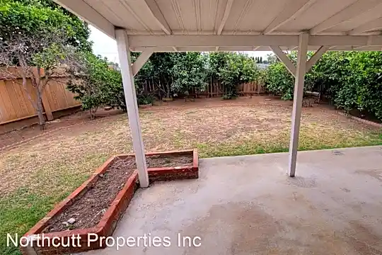 5675 Camber Dr Photo 2