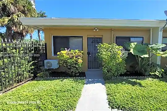 1845 Pembroke Rd #3-24 Photo 1