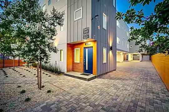 Beachwood Apartments Photo 2