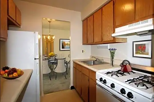 2323 Heston St Photo 1