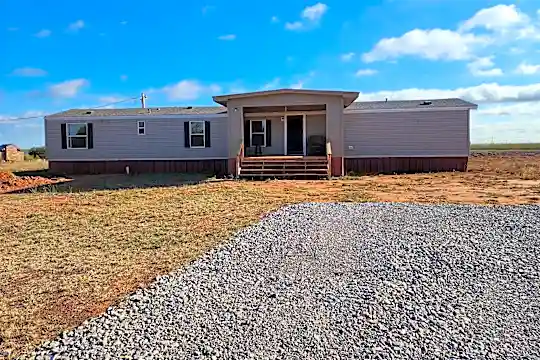 800 Avery Dr Photo 1