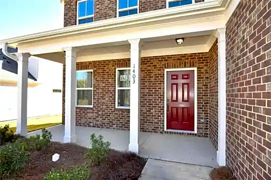 1403 Maston Rd Photo 2
