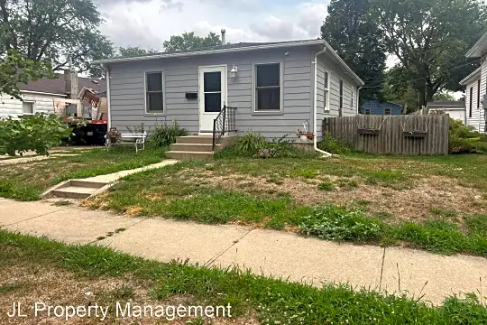 1116 N Lincoln Ave Photo 1
