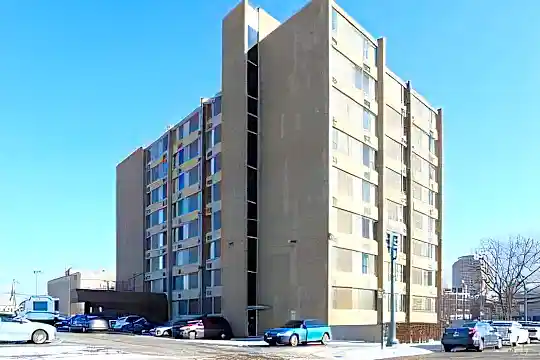 200 High Ave SW Photo 1