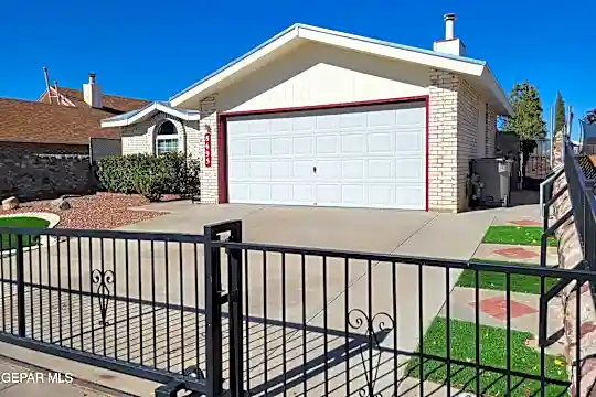 8695 Pilgrimage Cir Photo 2