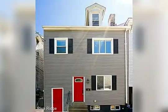1313 Lowrie St Photo 1