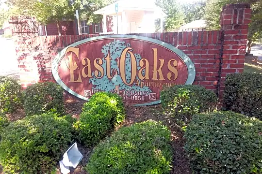 East Oaks Apartments Photo 2